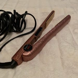 CHI flat iron